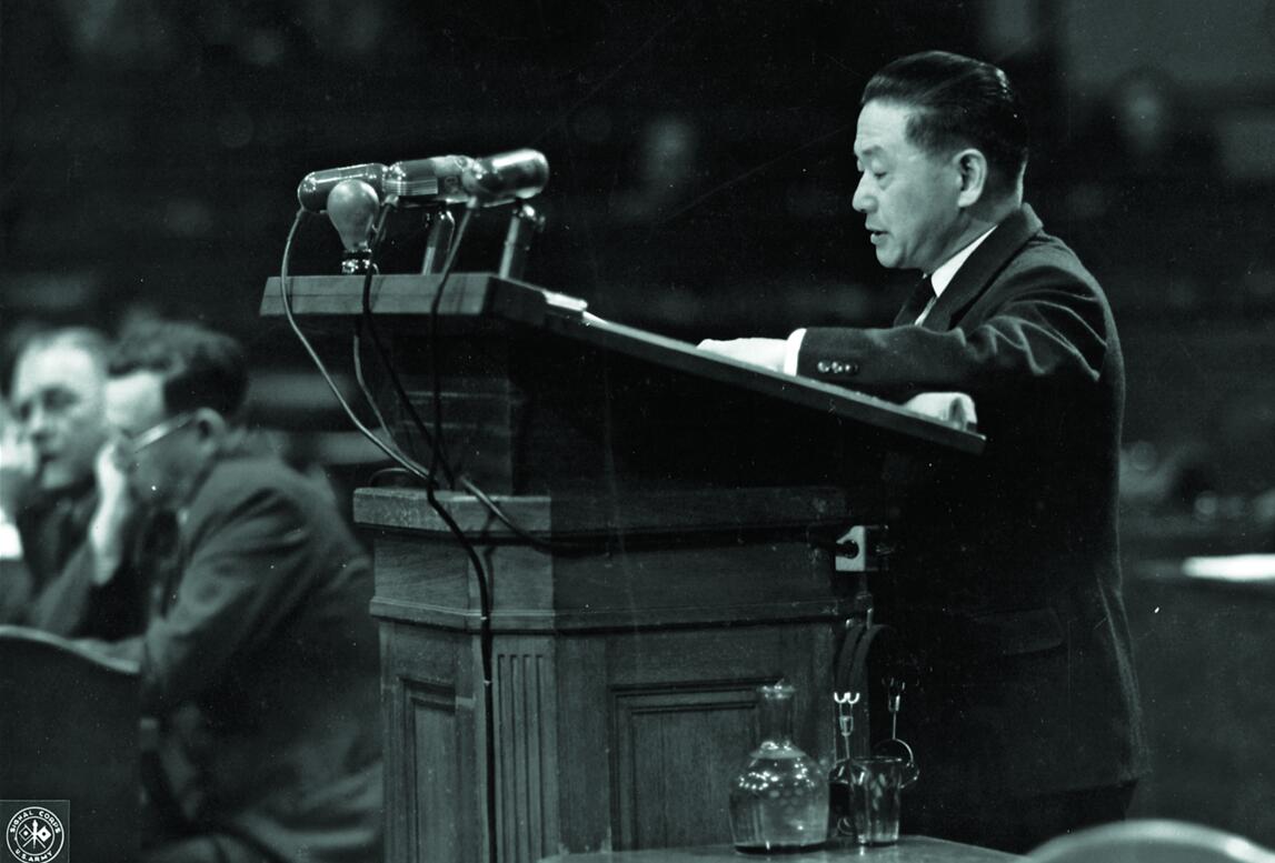 1946年5月3日至1948年11月12日，盟国在东京设立远东国际军事法庭，审判东条英机等28名甲级战犯。图为远东国际军事法庭-中国抗日战争-图片
