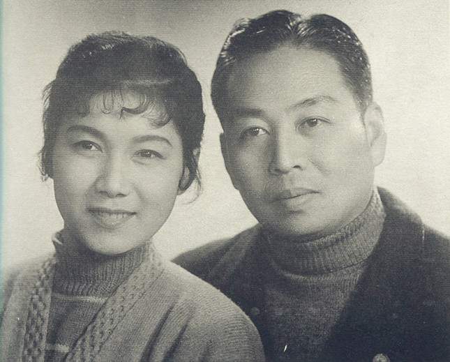 1957年的吴祖光与新凤霞_副本.jpg