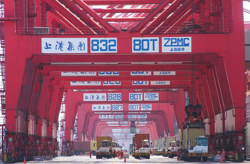 上海港集装箱昼夜吞吐量再创新高