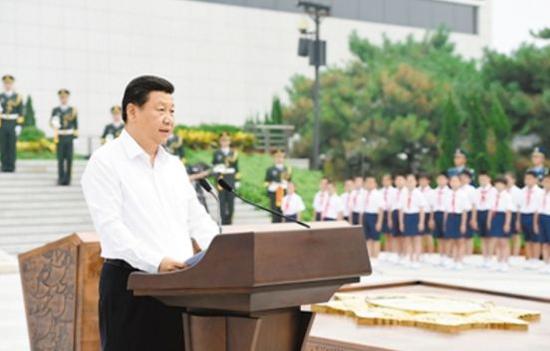 2014年7月7日，首都各界在中国人民抗日战争纪念馆隆重集会，纪念全民族抗战爆发七十七周年。中共中央总书记、国家主席、中央军委主席习近平出席纪念仪式并发表重要讲话。 新华社记者 马占成 摄