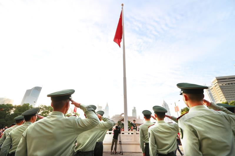 武警官兵升国旗为祖国庆生,升旗手要过三个难关