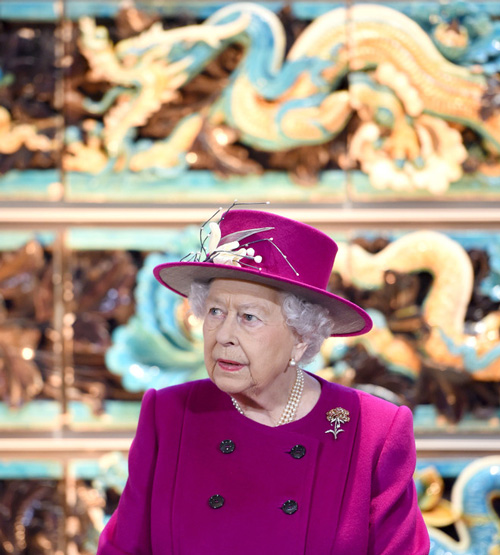 2017年，英国女王参观大英博物馆中国与南亚厅