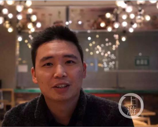 饭店老板请环卫工吃免费午餐结果又收费 真相很暖