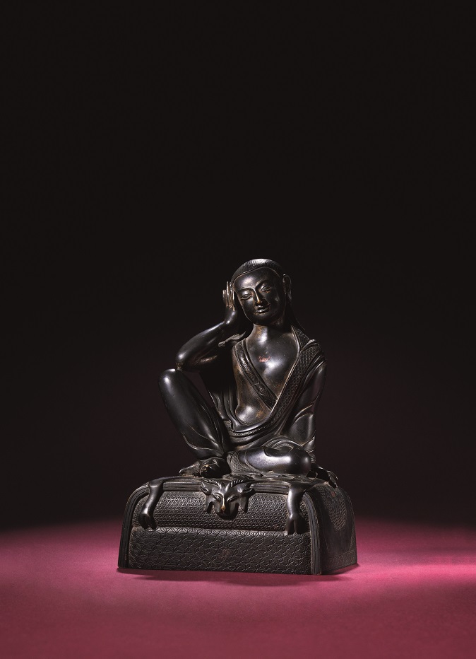 p410-清乾隆 宫廷风格青铜米拉日巴尊者像AN OUTSTANDING AND RARE BRONZE STATUE .jpg