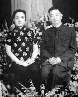 梅兰芳与福芝芳在上海留影1950.jpg