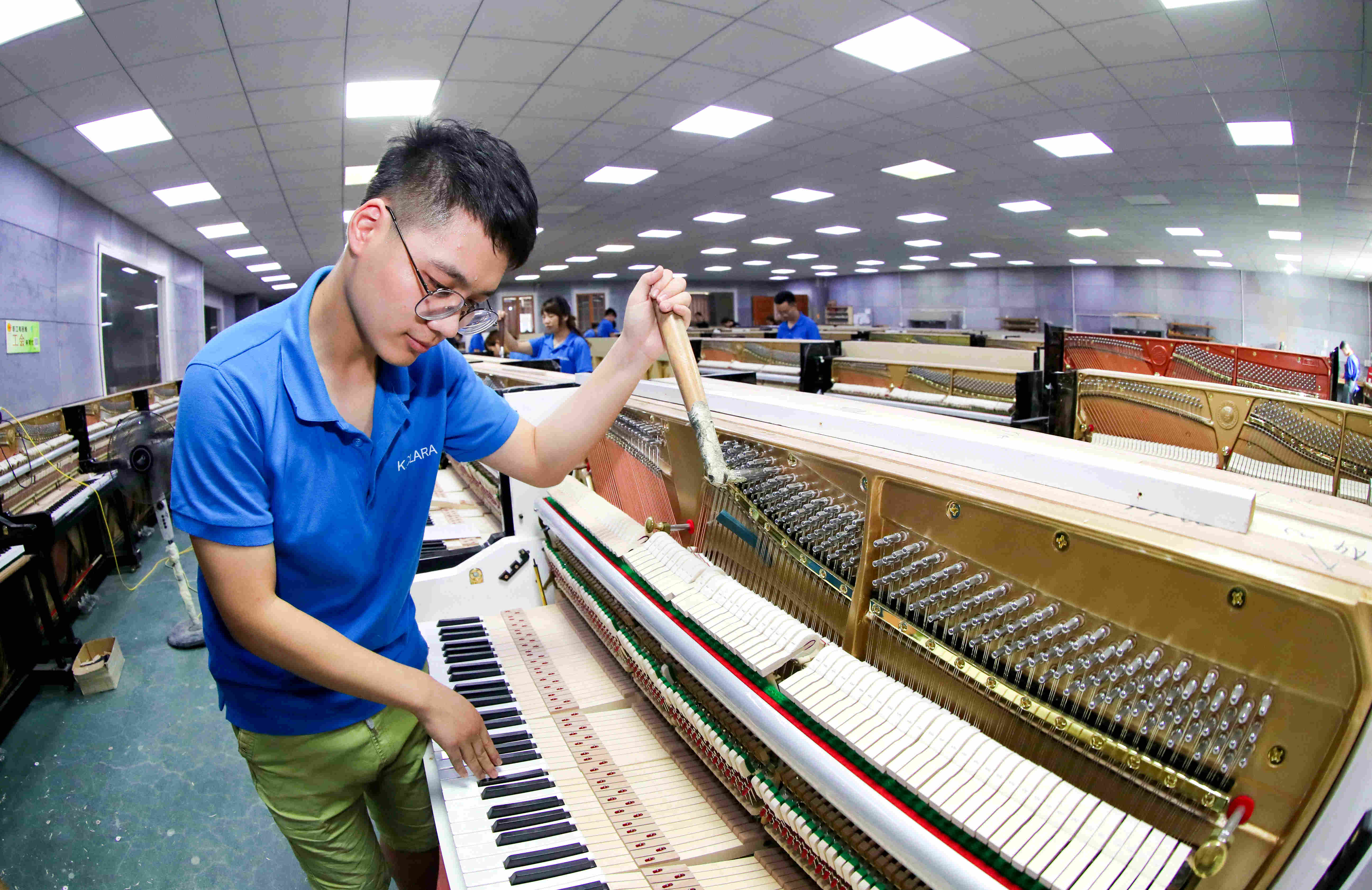 唯一的“中国钢琴之乡”销量占全国1/7 钢琴8000多个零部件都能在此采购到 如今又和上海牵手