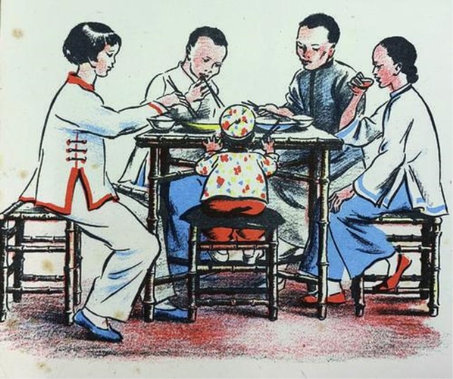 中国人围在一起吃饭.jpg
