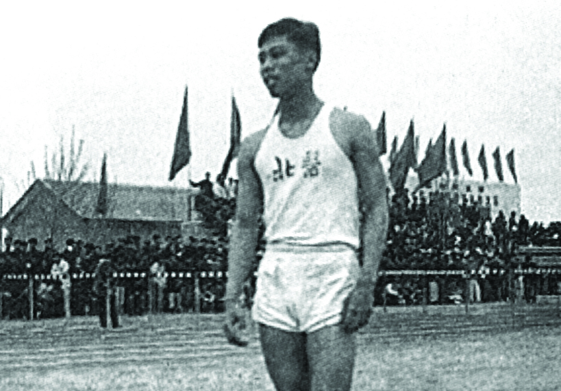 1956年，参加九院校运动会，400M获得第一名（54'），能代表北医，心里总感到很骄傲.jpg