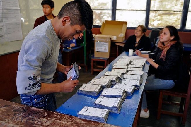 （外代一线）（12）玻利维亚大选投票开始(3114512)-20191023011943.JPG