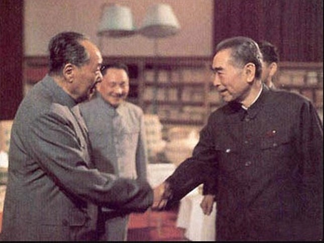 左起：毛泽东、邓小平、周恩来.jpg