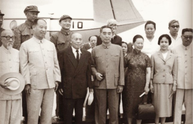 李宗仁和夫人于1965年7月20日专机到达北京.jpg
