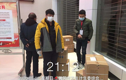 6万只口罩送抵黄冈“小汤山” 2-411.png