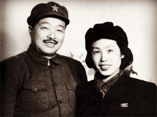 贺龙与夫人薛明.jpg