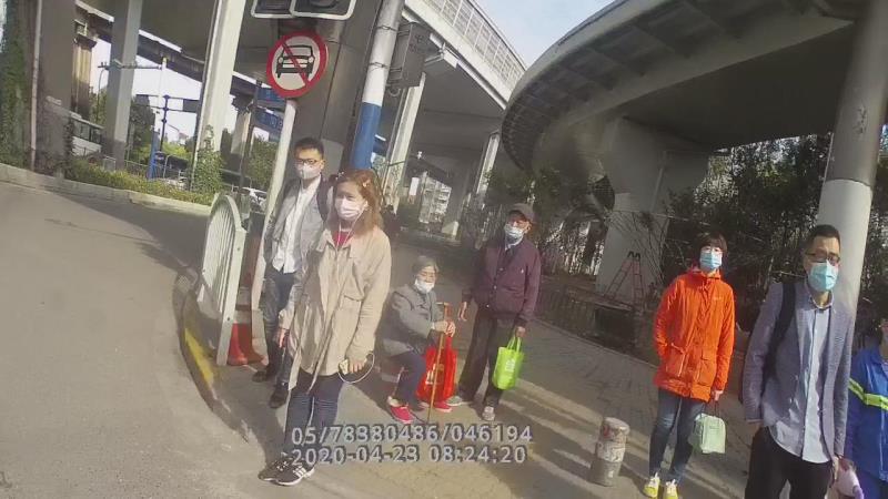1052976480.jpg