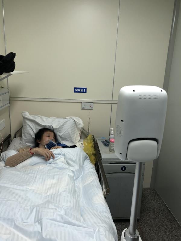 AirFace人工智能医护服务机器人。 上海交大医学院供图