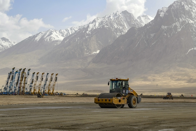 （经济）（3）新疆海拔最高机场建设顺利推(3789221)-20200604152700.JPG