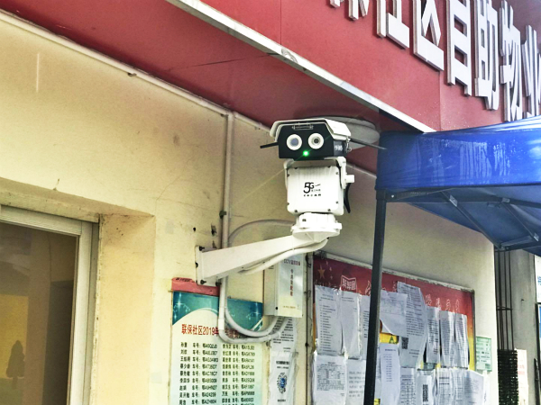 图说：这款AI测温设备外形酷似猫头鹰 采访对象供图.jpg