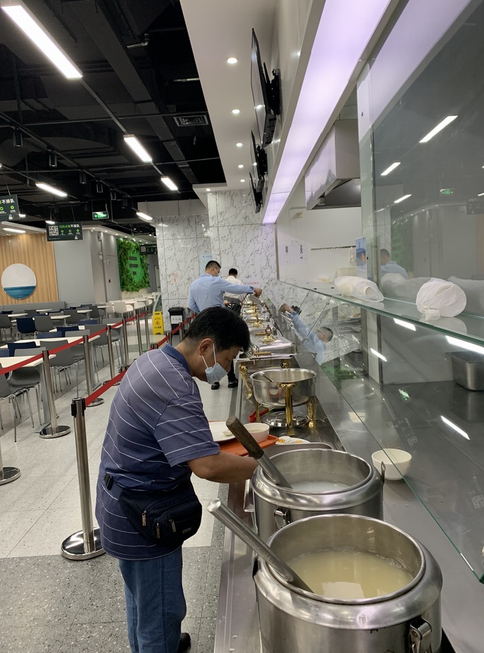 12元自助早餐现场。