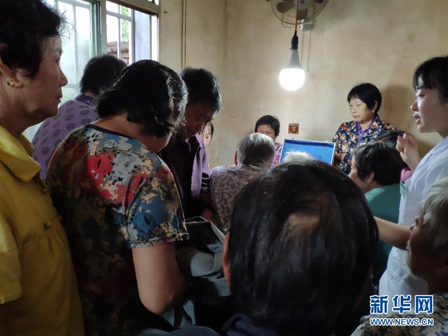 (总书记推动的改革身边事·医疗改革篇·图文互动)(2)特写:“坐堂医生”变身“健康管家”——一个乡镇家庭医生团队的诊疗记录