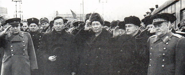 1949年，毛泽东主席访问苏联。图为抵达莫斯科车站时的情景645.jpg