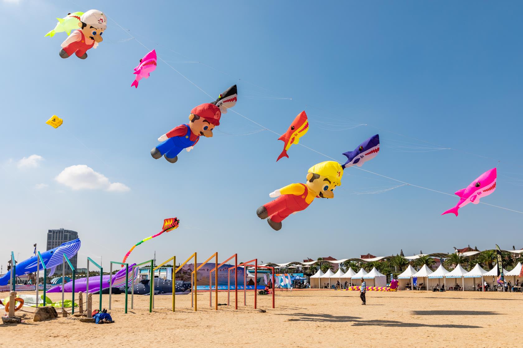 32支风筝精英团队空中竞技--如东日报