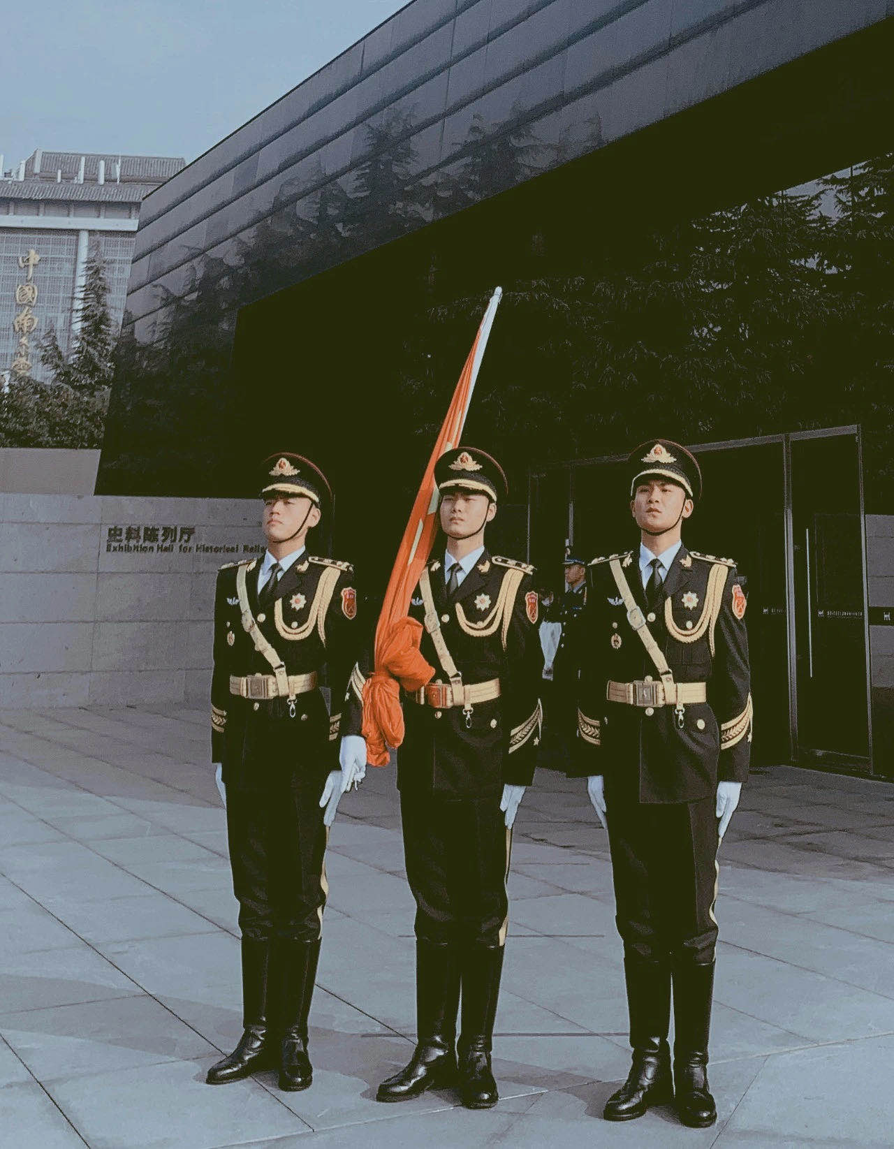整 南京降半旗为南京大屠杀遇难同胞致哀