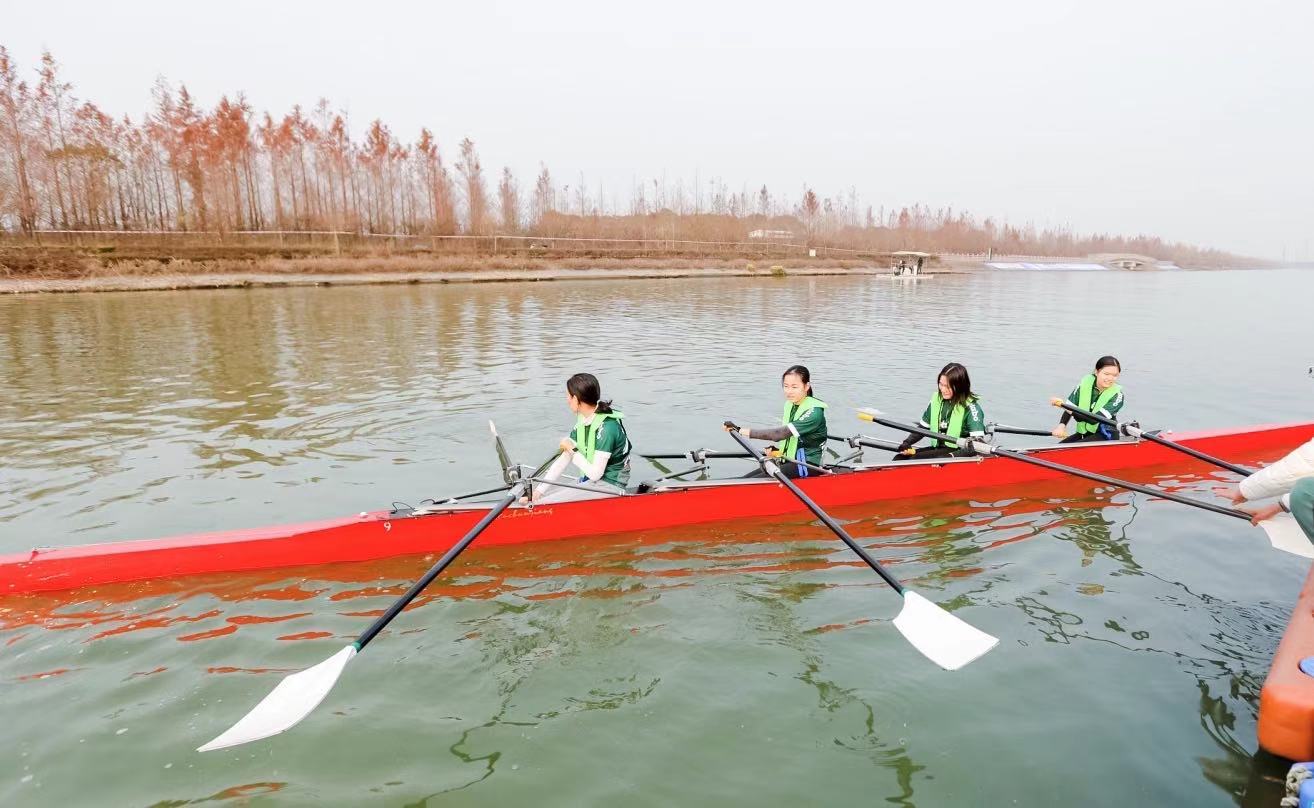 2020年鄂尔多斯赛艇大师赛：西安交大学生赛艇队摘三金两银 - 西安交通大学 - 中国大学生在线
