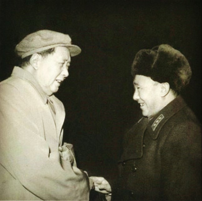 1964年，李聚奎受到毛主席的接见.jpg