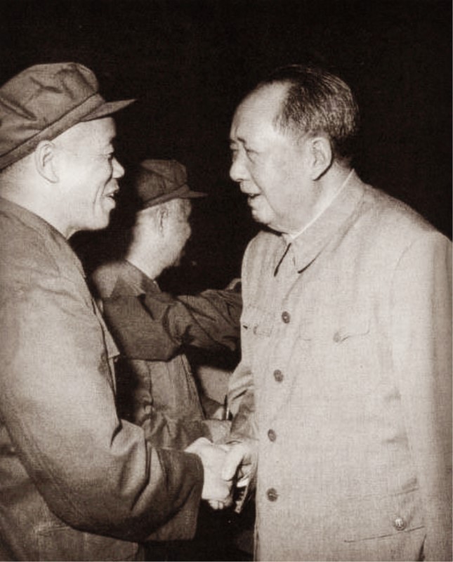 毛泽东接见韩先楚（左）.jpg