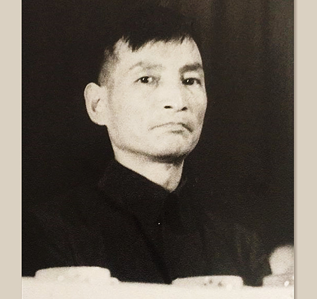 陈云在第六次全国劳动大会主席台上645.jpg
