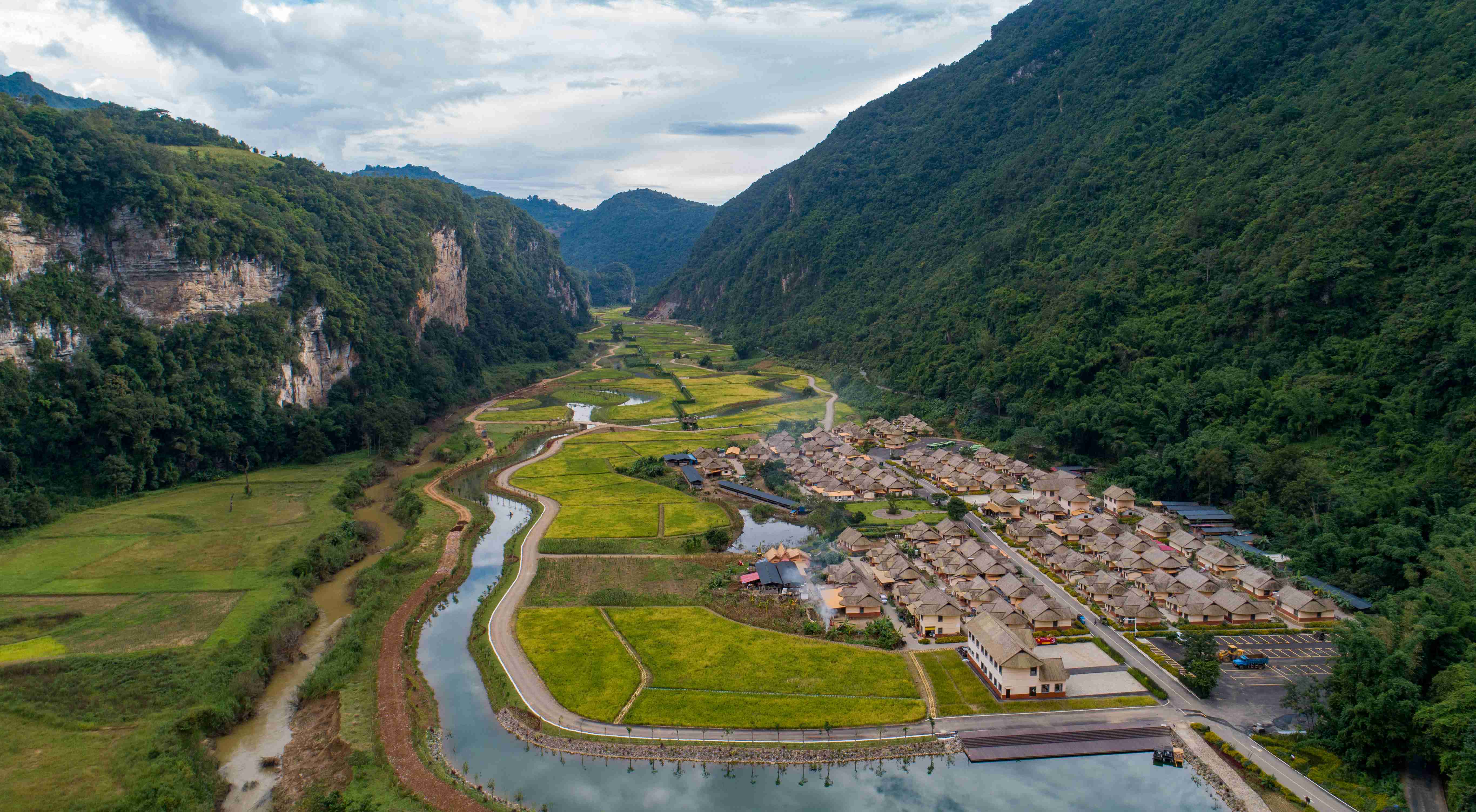 序号9美丽乡村：云南省临沧市沧源佤族自治县糯良乡班鸽村.jpg