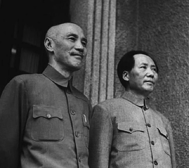 1945年，重庆谈判期间的毛泽东与蒋介石合影645.jpg