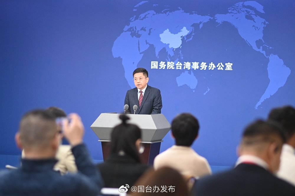 0071MDFJgy1h5b385ls0bj30rs0iiwfw (1).jpg