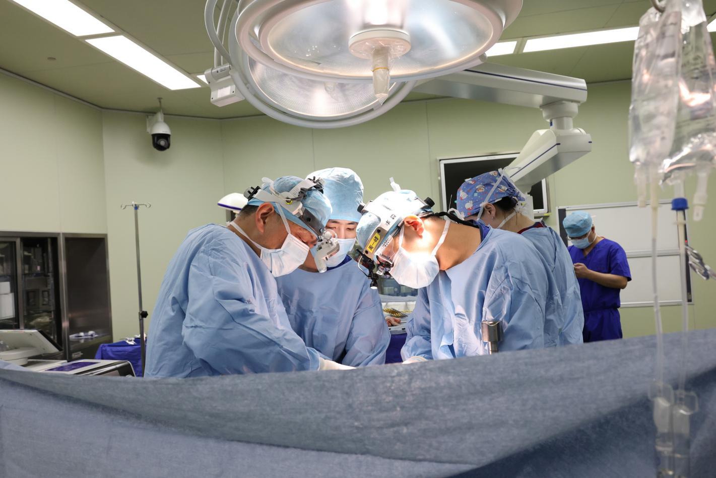 我院外一科手术团队顺利完成首例腹腔镜肝癌根治术_患者
