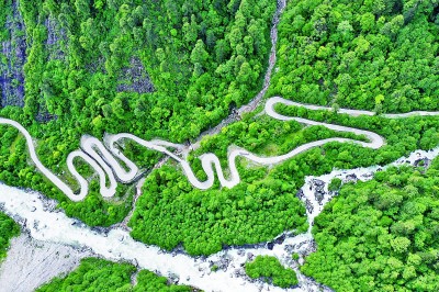 “雪域秘境”的现代开放之旅