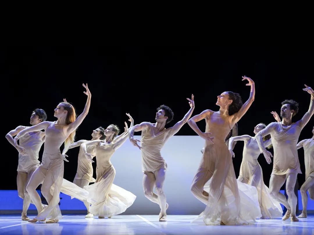 瑞士洛桑贝嘉芭蕾舞团《人们总是自我想象》.jpg