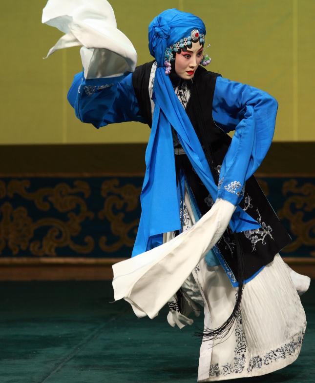 张火丁《锁麟囊》