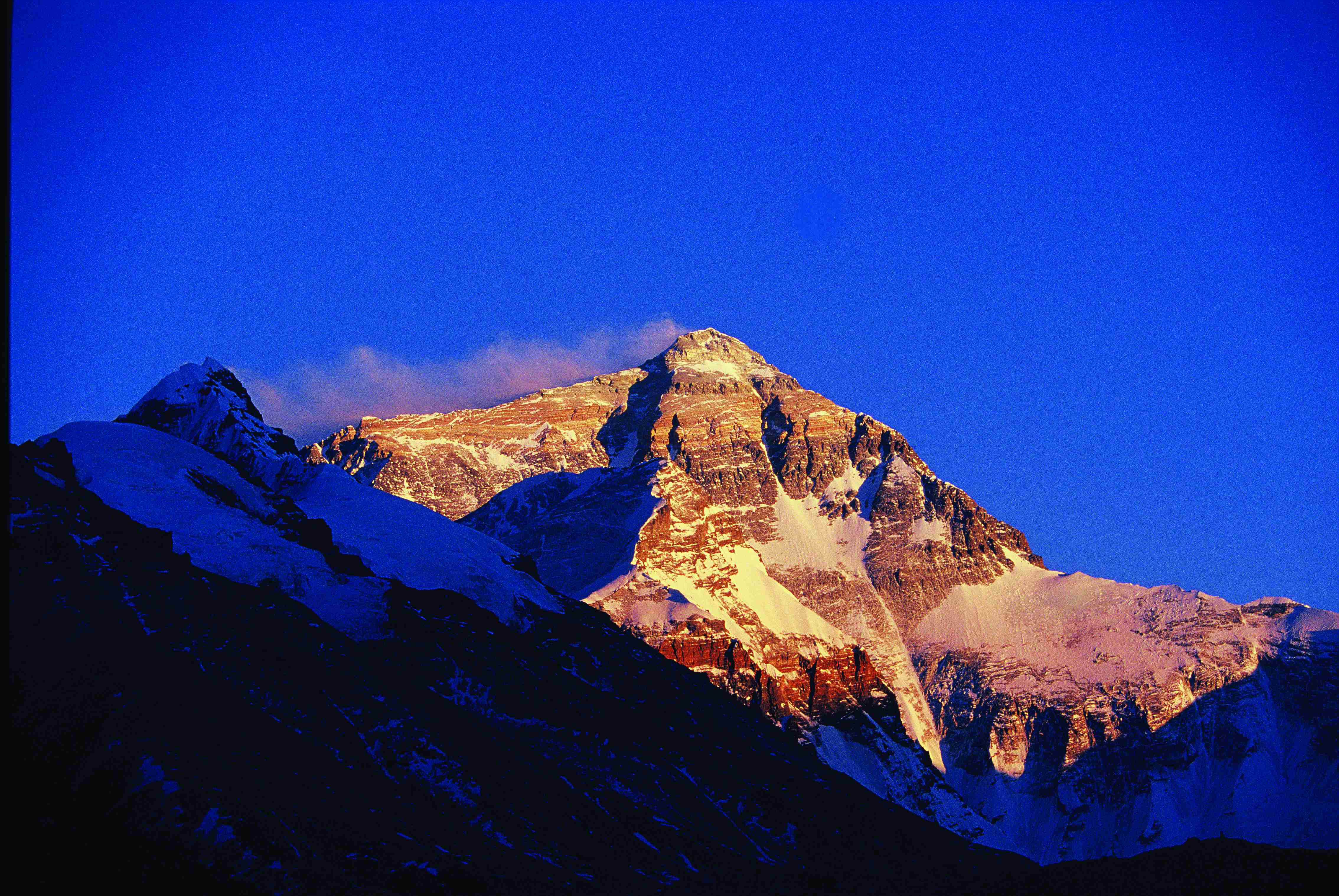 珠穆朗玛峰有多高真实图片