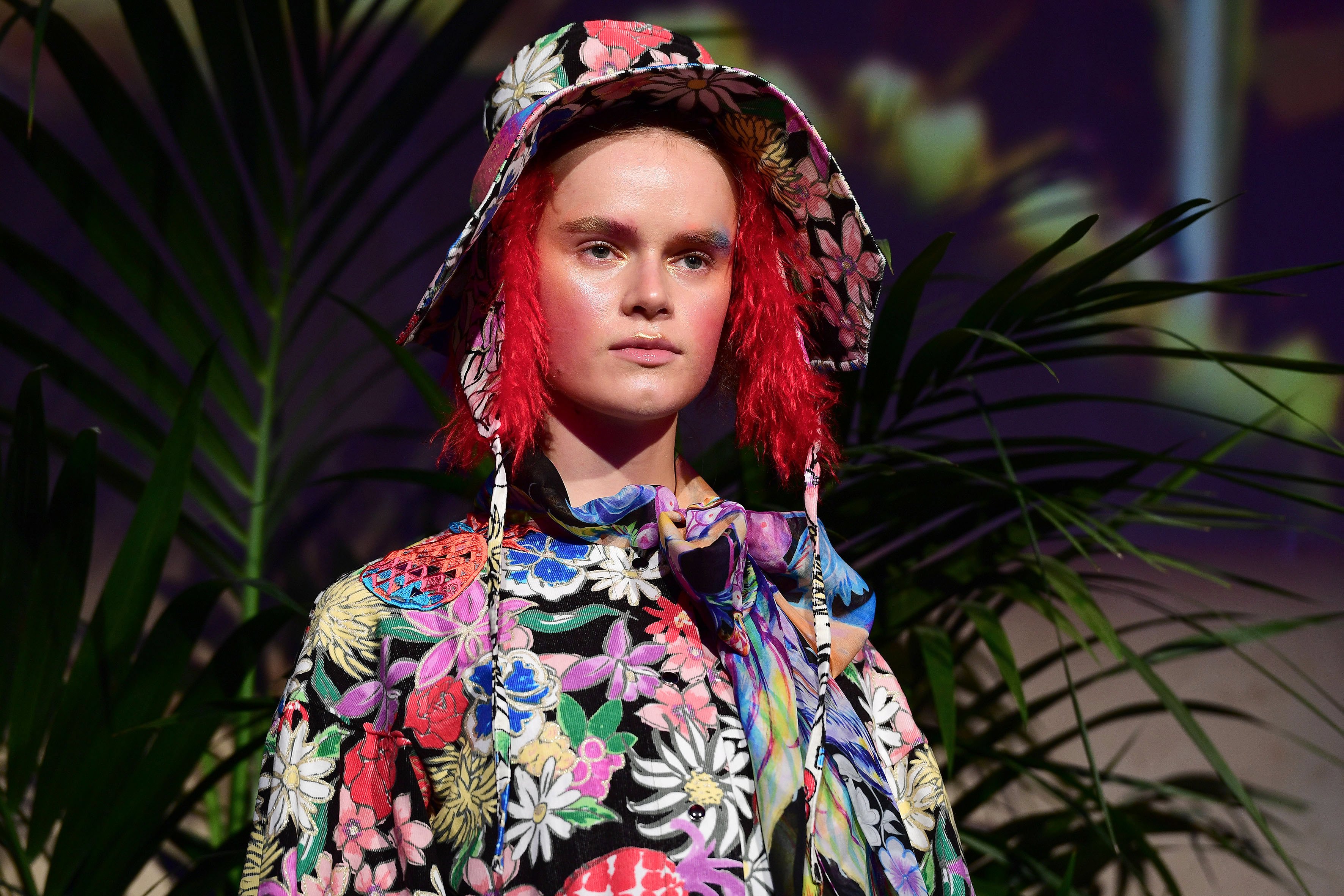 去看看四大时装周上设计师们怎么玩转"帽子戏法"