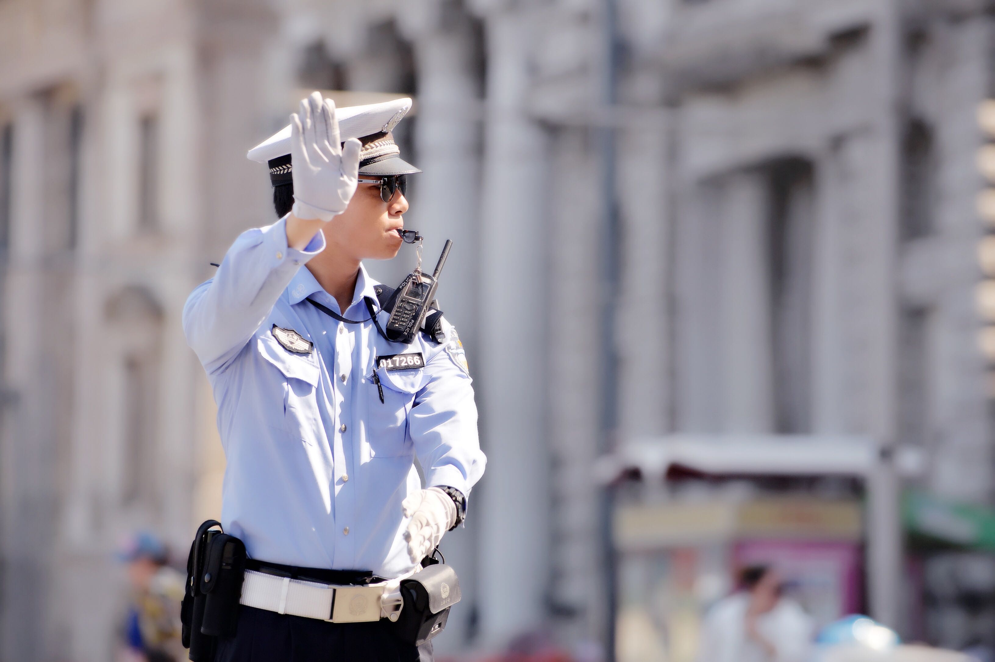 上海警察故事最美交警岗上的最佳指路人