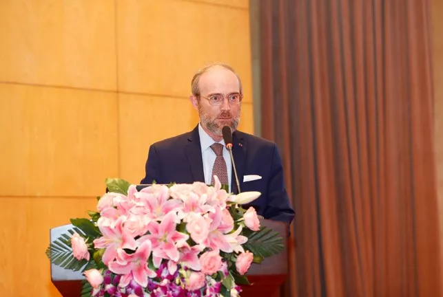 81804588.jpg 81804588.jpg