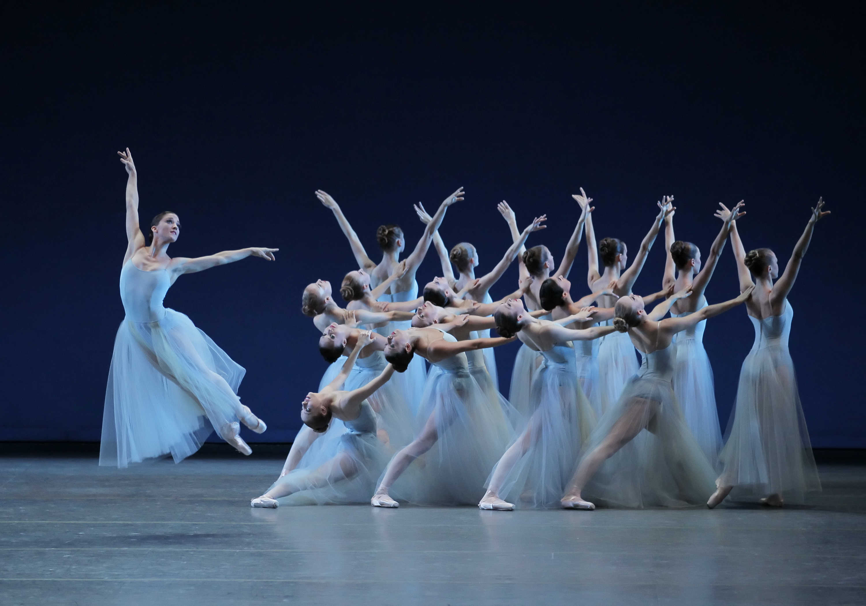 纽约城市芭蕾舞团《小夜曲》摄影：Paul Kolnik_副本.jpg