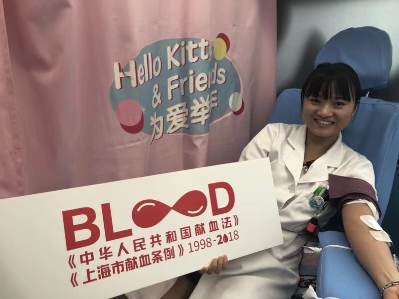 图28:上海市儿童医院医务人员献血迎国庆.jpg