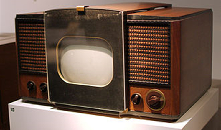 330px-RCA_630-TS_Television.jpg