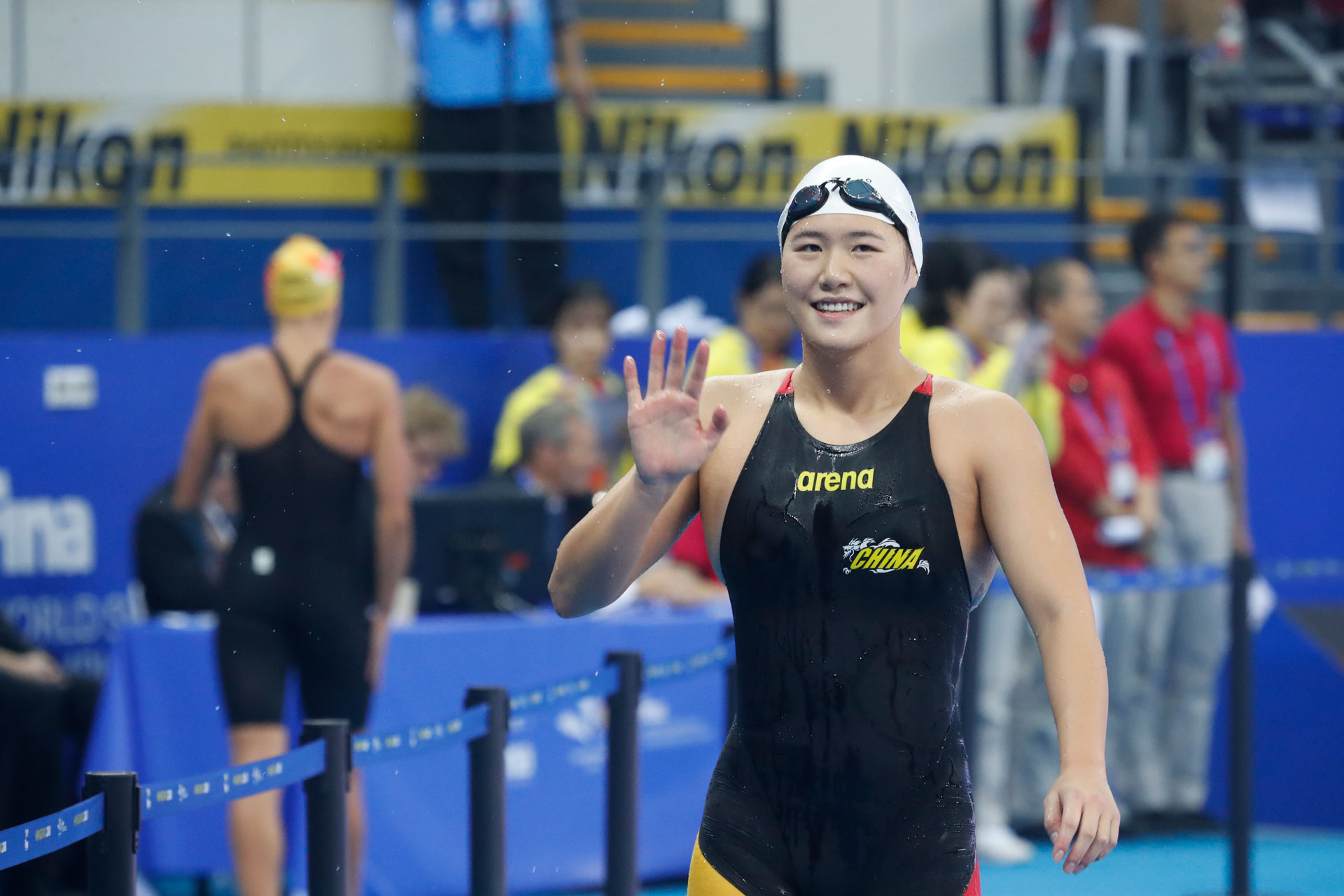 她才是中国游泳第一人，16岁成大满贯，却因发育太快成绩一落千丈|泳坛|叶诗文|第一人_新浪新闻