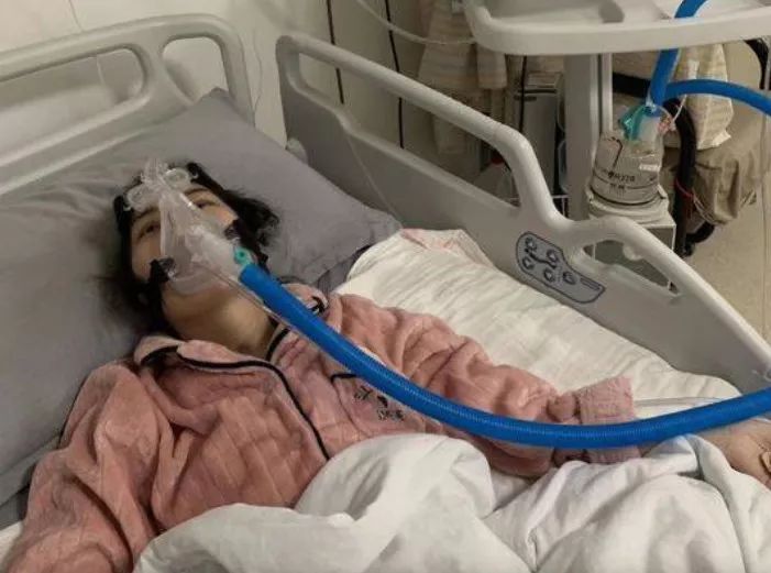 世界首例肺移植产妇吴梦逝世,"赌命生子"的这份母爱,真的值得传颂吗?