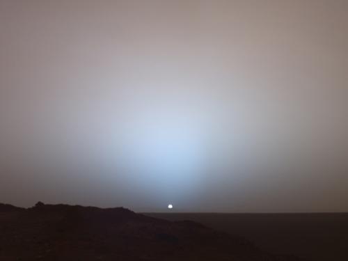 火星冲日肉眼图片