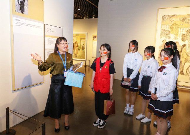金咏梅老师现场讲解《铺装之中国元素》课程 何思哲摄_meitu_3.jpg 金咏梅老师现场讲解《铺装之中国元素》课程 何思哲摄_meitu_3.jpg
