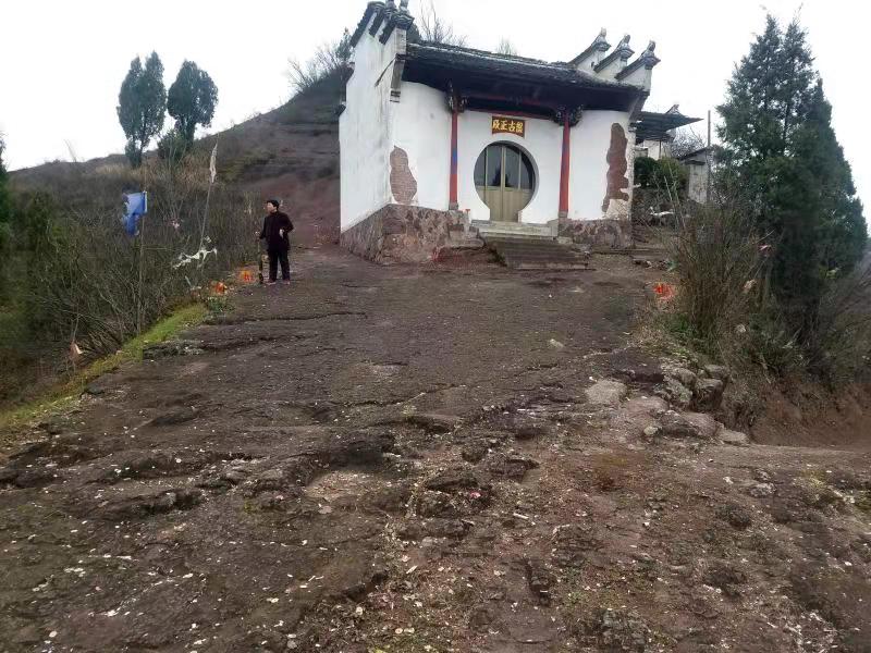 761998708.jpg 761998708.jpg