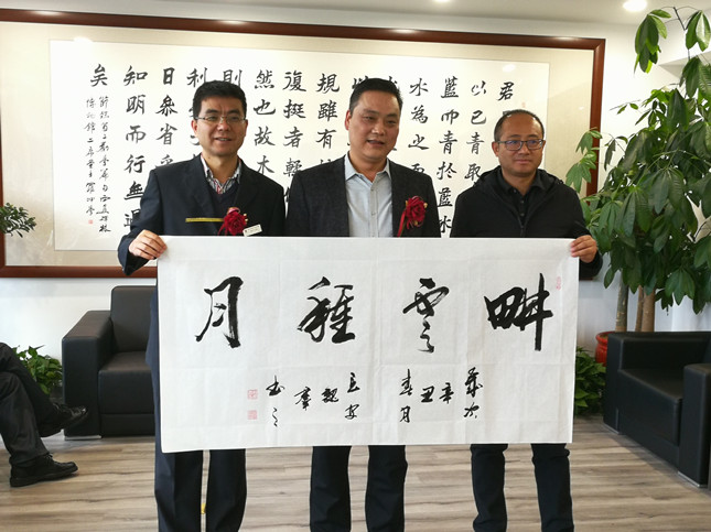 1102689007.jpg 1102689007.jpg